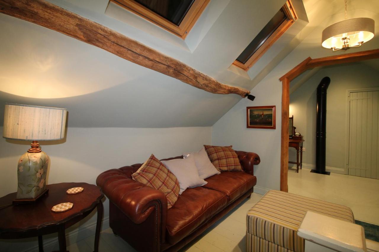 Вилла The Coach House Уитби Экстерьер фото